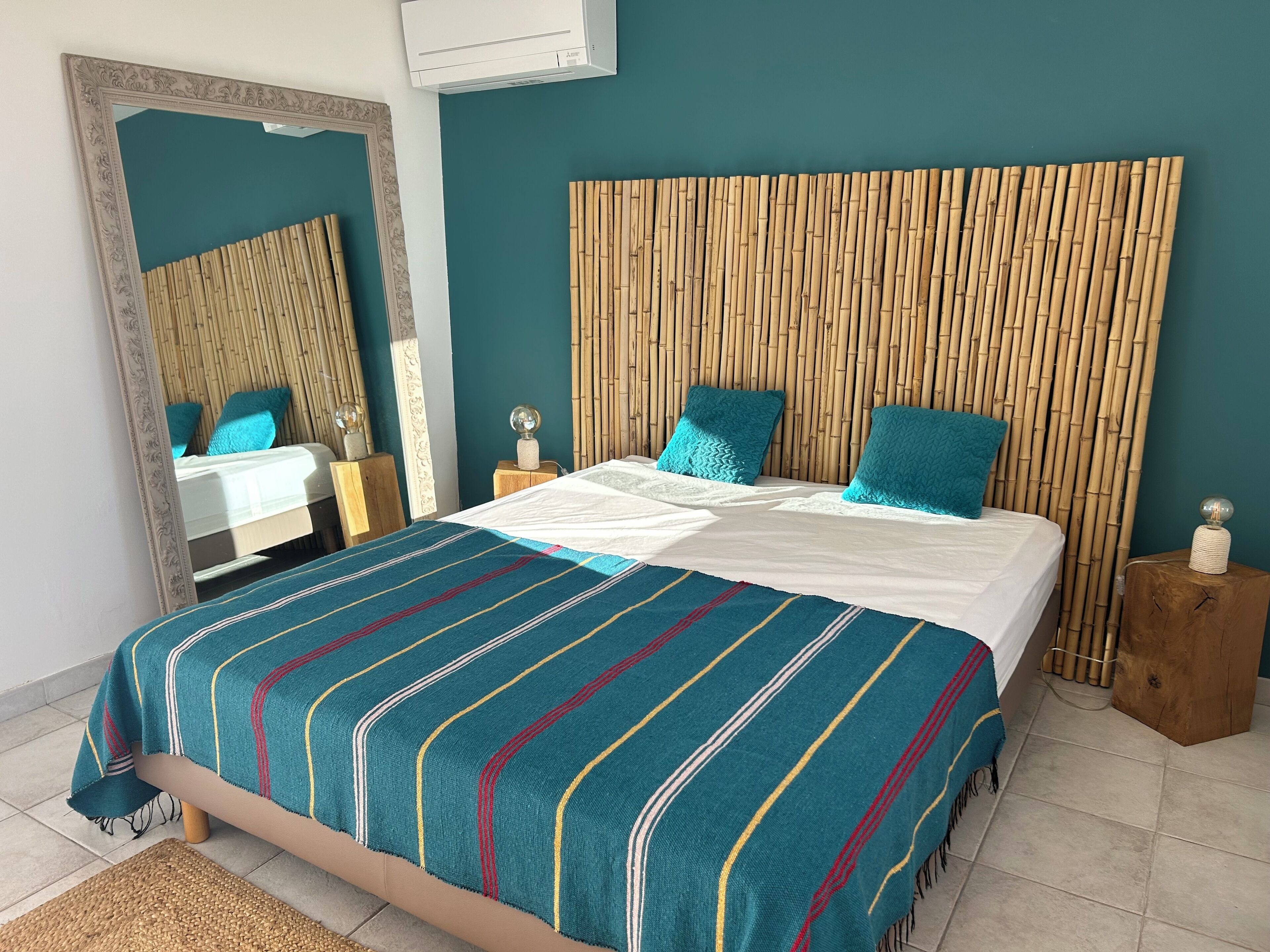 3 bedrooms, desk, iron/ironing board, travel crib