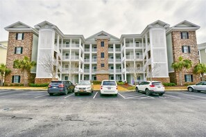 Exterior - Amazing Clean 4th floor condo, newly furnished, new paint,carpet,privet  Wifi,  (Myrtle Beach)