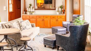 Televisión, chimenea, futbolito