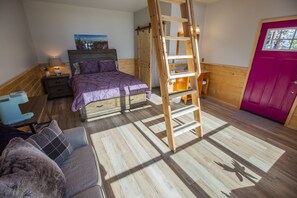 2 bedrooms, bed sheets - Alpenglow Ridge Fireweed, near Denali (Healy)