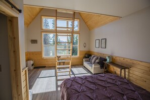2 bedrooms, bed sheets - Alpenglow Ridge Fireweed, near Denali (Healy)