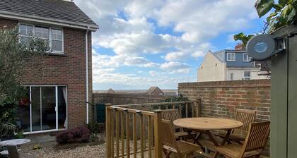 Quiet location, short walk to beach, with views of Portland and Jurassic coast