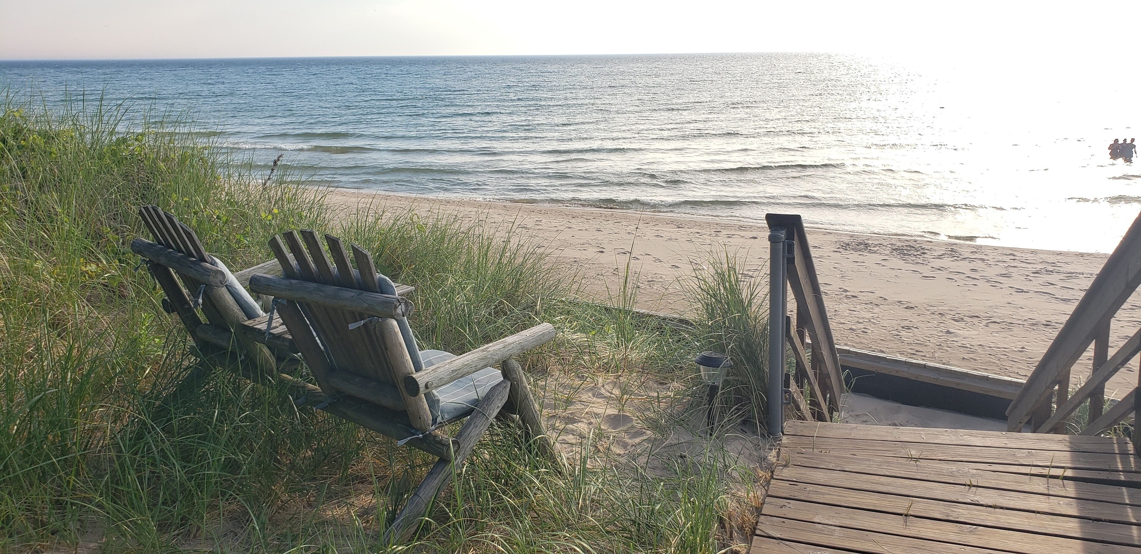 Plage, chaises longues