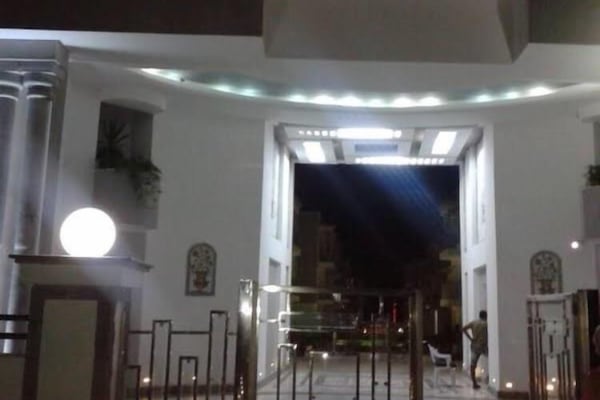 entrée principale de la résidence