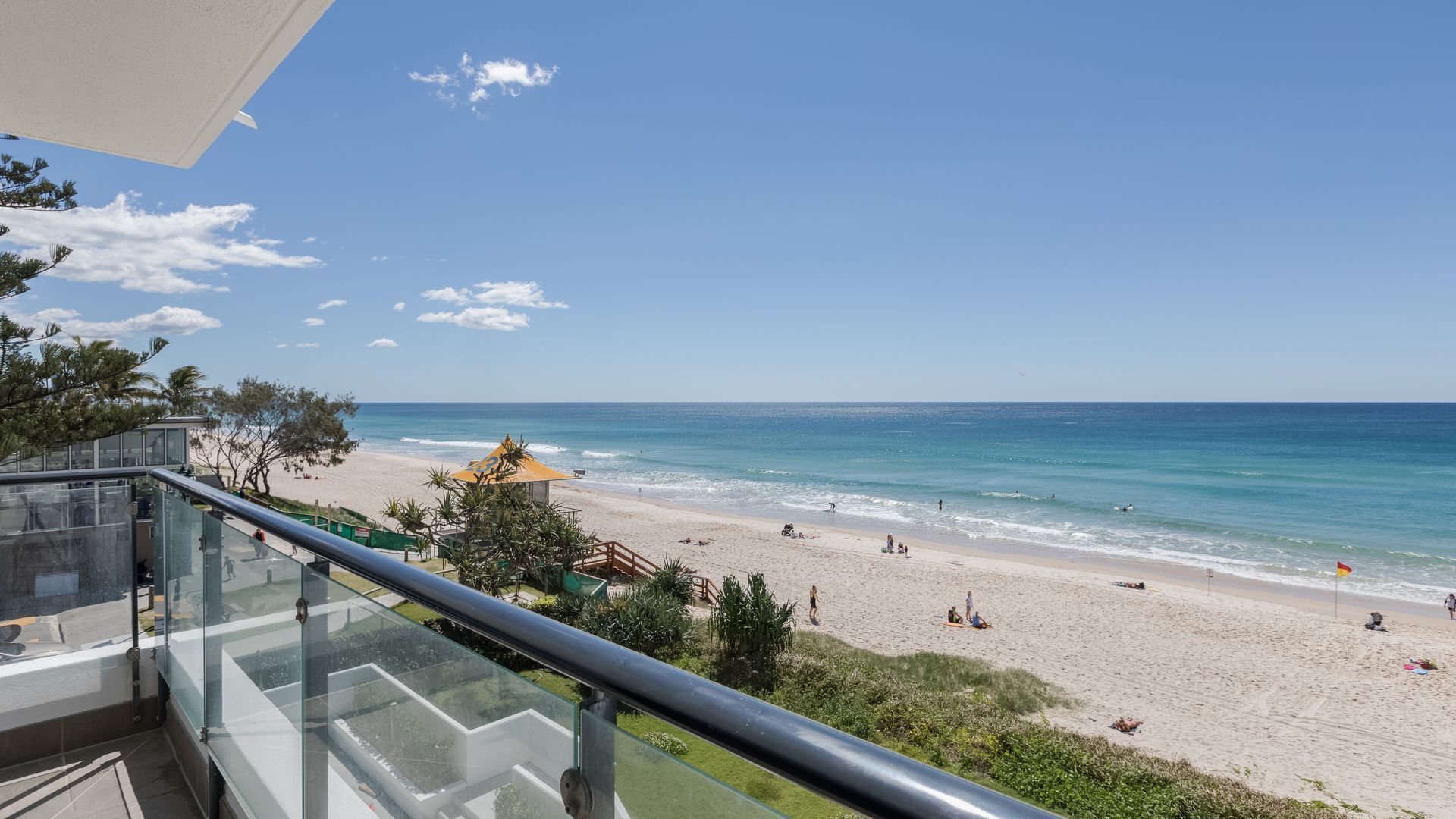 No 5 @Darenay 3 Bedroom Oceanfront Apartment