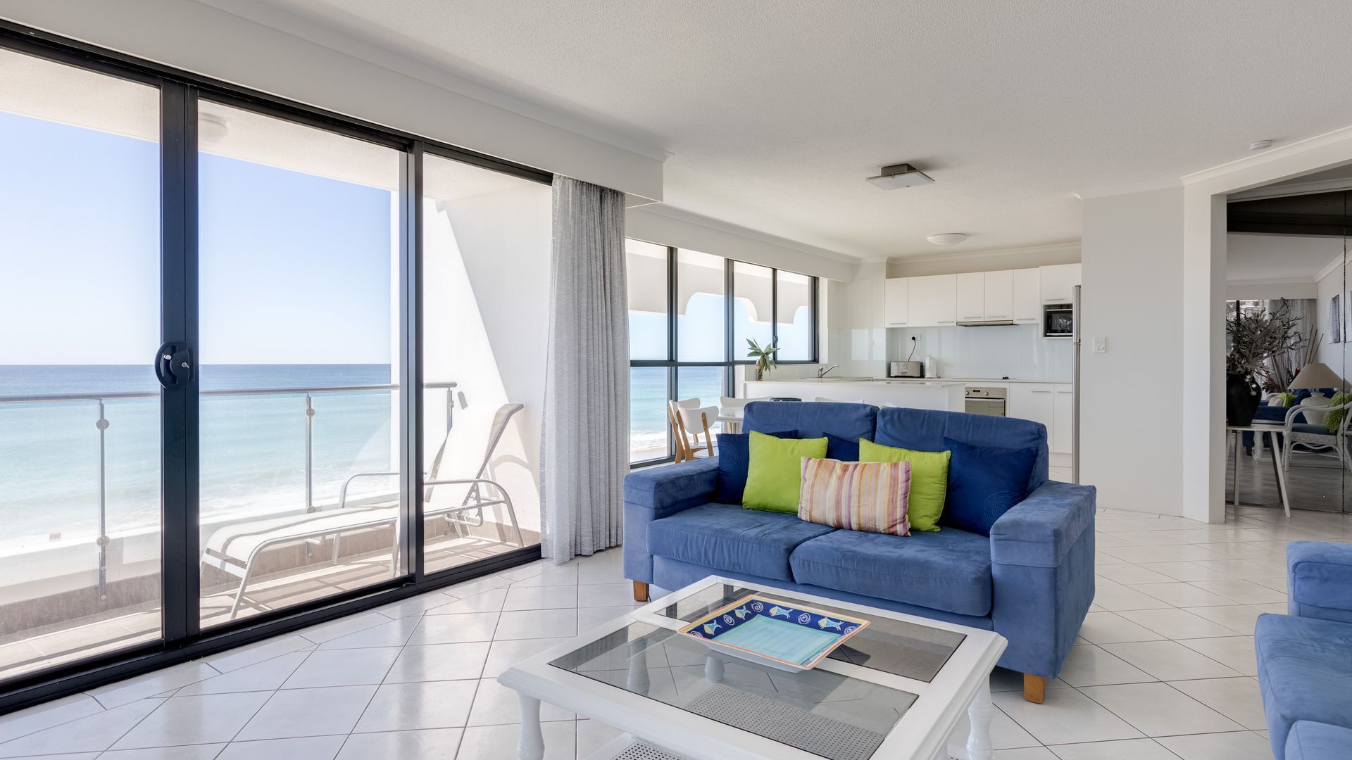 No 5 @Darenay 3 Bedroom Oceanfront Apartment — image 5