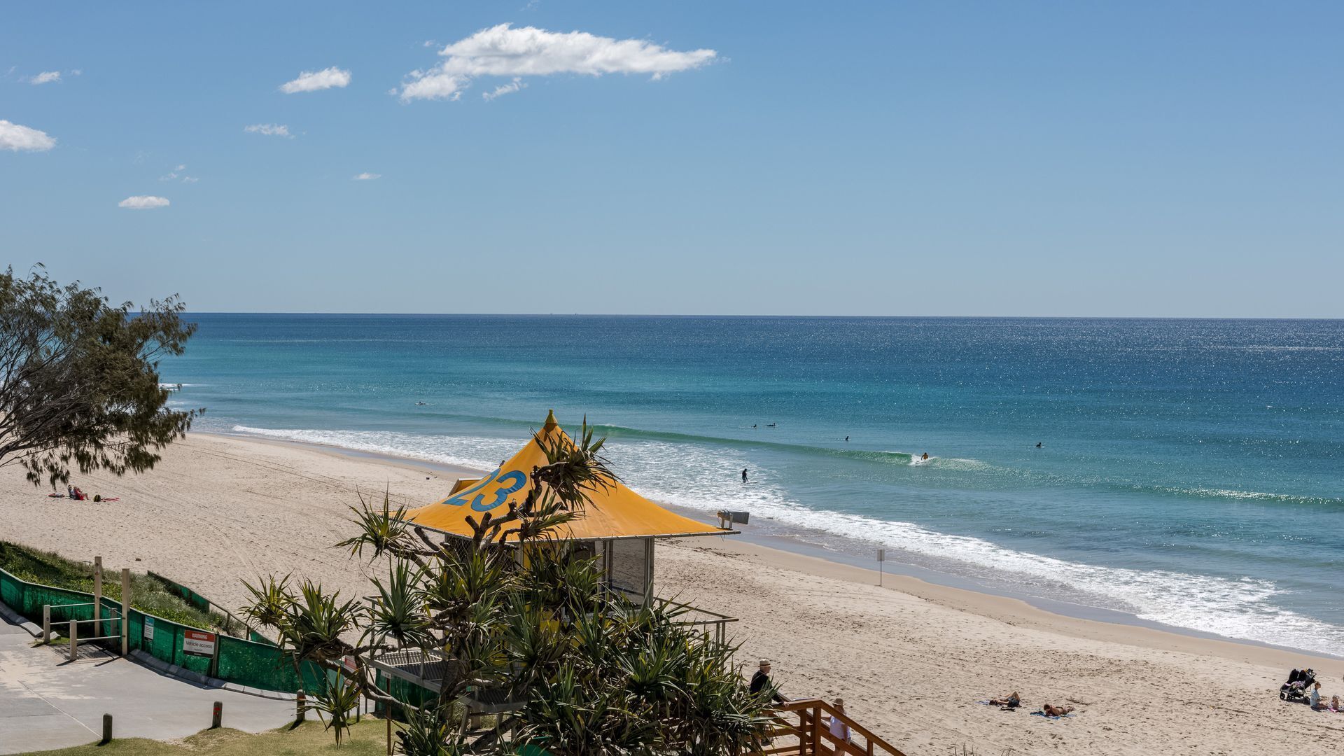 No 5 @Darenay 3 Bedroom Oceanfront Apartment — image 18