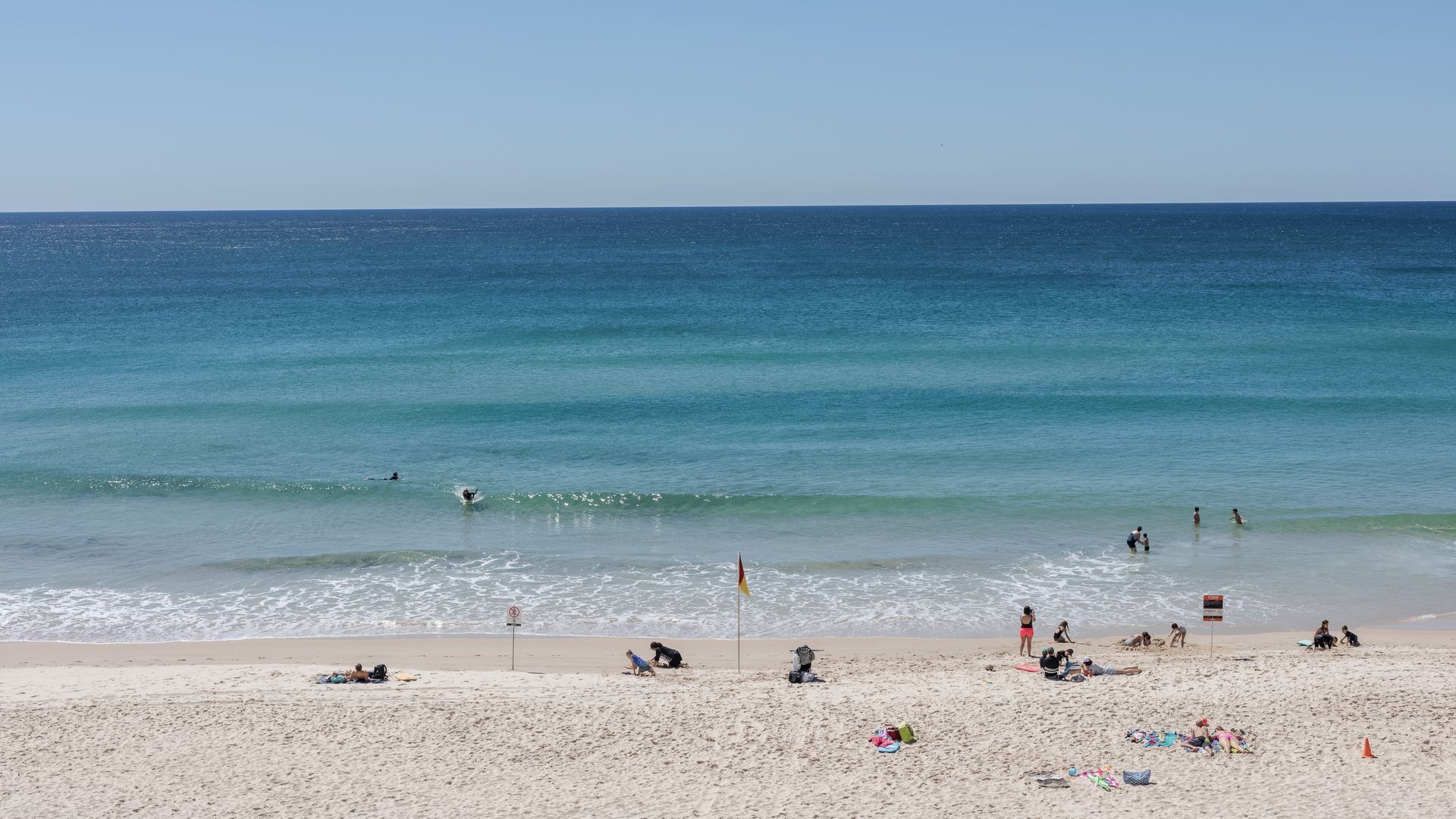 No 5 @Darenay 3 Bedroom Oceanfront Apartment — image 17