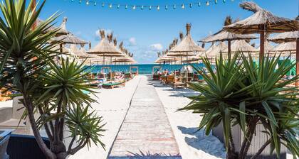 Sunny, Modern Apt. by the Beach ♥