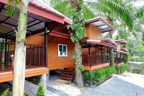 Villa supérieure, 2 chambres | Coffre-fort, rideaux d’obscurcissement, accès au Wi-Fi (inclus)