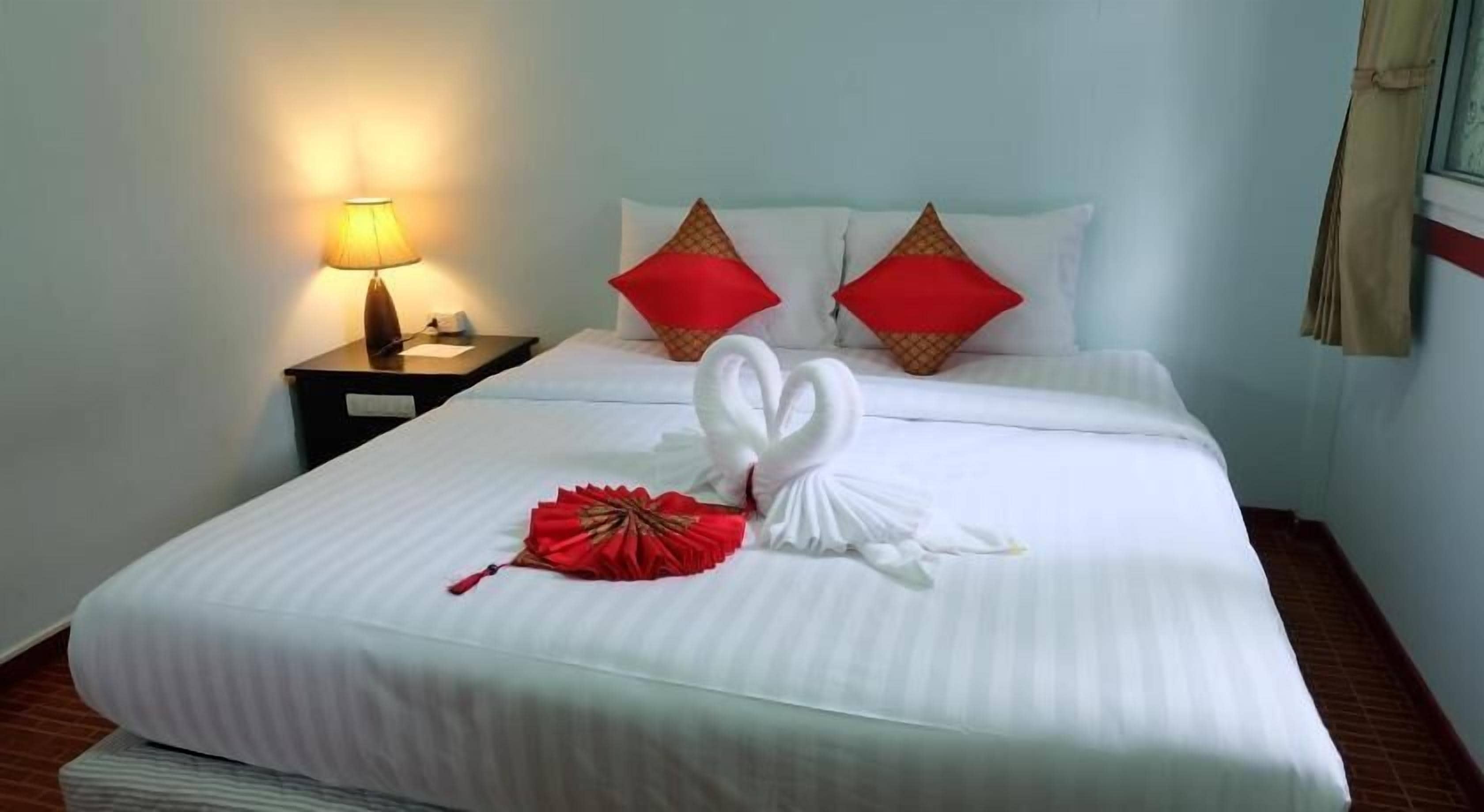 Superior Villa, 2 Bedrooms, Non Smoking, Kitchenette | In-room safe, blackout drapes, free WiFi, bed sheets