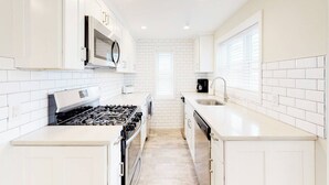 Coffee/tea maker, fridge, microwave, oven - Stylish space, 180ft to beach,parking (Point Pleasant Beach)