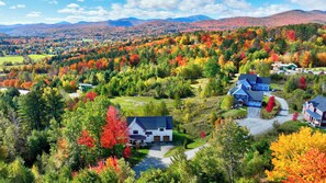 Exterior - Benjamin Trail: 4 br, gas fireplace, a/c, deck with Mansfield views! (Stowe)