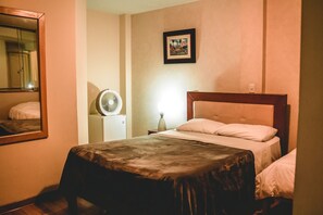 Premium bedding, down duvets, minibar, in-room safe - Hotel Chimor (Trujillo)