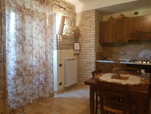 Studio | In-room dining