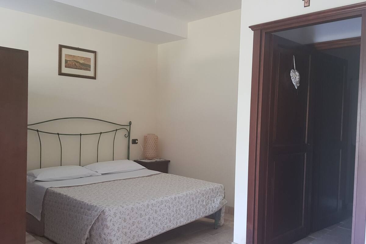 Cribs (free), WiFi (free), bed sheets