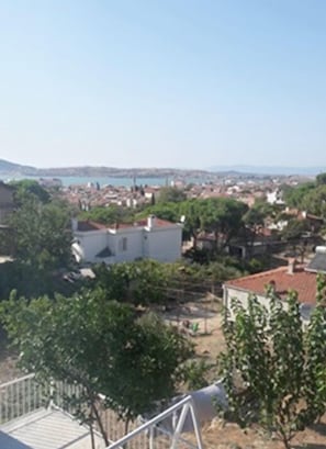 Deniz ve Orman Manzarali Genis 5 nolu Oda | Wi-Fi gratuito, lenzuola