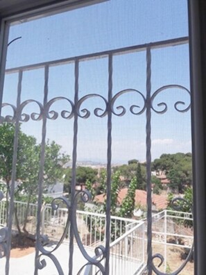 4 Kisilik Deniz ve Orman Manzarali Oda | 객실에서 보이는 전망