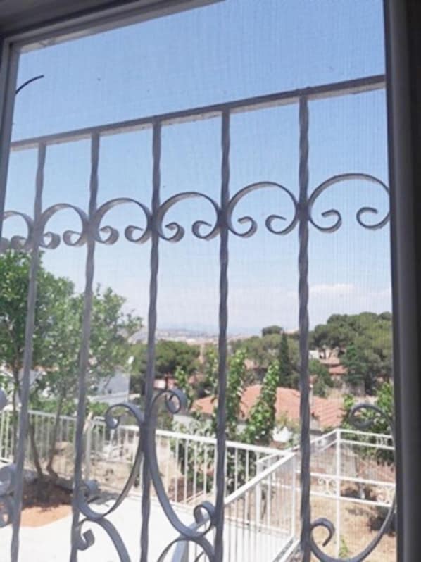 4 Kisilik Deniz ve Orman Manzarali Oda | Vista dalla camera