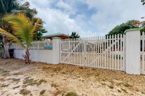 Property grounds - Romantic cabana w/ strong WiFi & shared pool/grill/enclosed yard-close to beach (Hopkins)