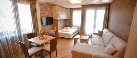 Estudio City | Escritorio, cortinas opacas, sistema de insonorización y cunas gratuitas