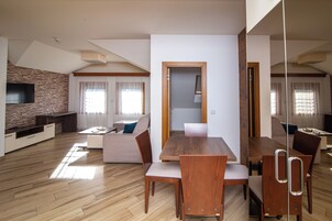 Family Apartment | Desk, blackout drapes, soundproofing, free cribs/infant beds
