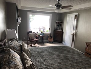 3 habitaciones, tabla de planchar con plancha, wifi y ropa de cama 