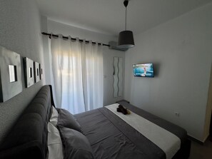2 Schlafzimmer, Schreibtisch, Bügeleisen/Bügelbrett, WLAN