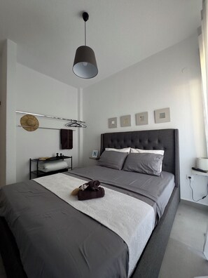 2 Schlafzimmer, Schreibtisch, Bügeleisen/Bügelbrett, WLAN