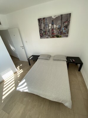 Rollaway beds