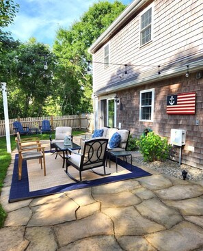 Outdoor dining - Nautical Comfort near Rail Trail (Chatham)