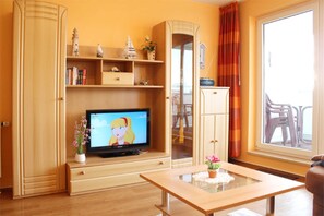 Unclassified image, 3 of 8, button - (278) 2-room apartment - apartment complex Yachthafenresidenz (Kühlungsborn)