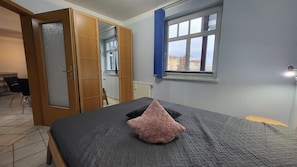 1 chambre, lit parapluie