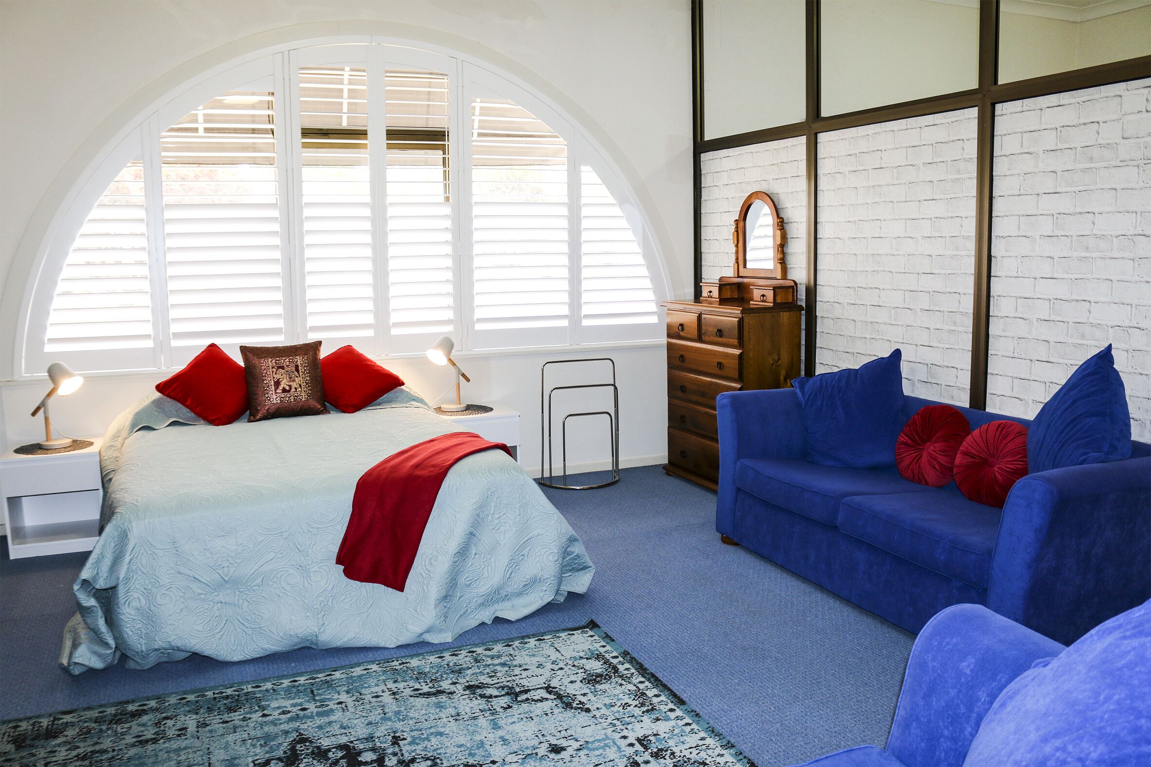 2 bedrooms, desk, iron/ironing board, travel crib