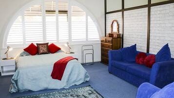 2 bedrooms, desk, iron/ironing board, travel crib