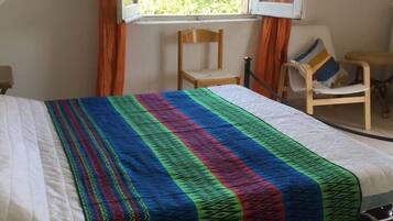 House | 3 bedrooms, iron/ironing board, bed sheets