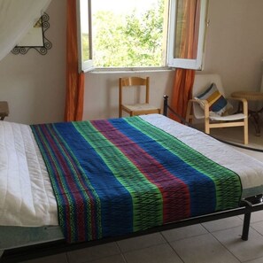 House | 3 bedrooms, iron/ironing board, bed sheets