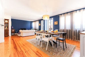 Interior - JOIVY Bold & classy 2BR apt w/balcony in Baixa, moments from shopping streets (Lisbon)