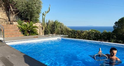 Il Casale, elegant villa with stunning sea views
