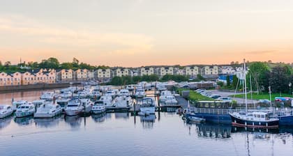 Three bedroom self catering houses located overlooking the waterfront