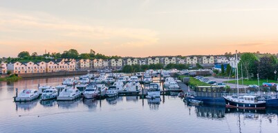 Three bedroom self catering houses located overlooking the waterfront