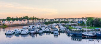 Three bedroom self catering houses located overlooking the waterfront