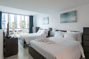 1 bedroom, iron/ironing board, WiFi, bed sheets - BEACHFRONT ONE BEDROOM 2 BATH CONDO-HOTEL WITH PARKING ON THE BEACH (Miami)