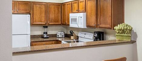 ثلاجة، ميكروويف، فرن، موقد طهي مسطح