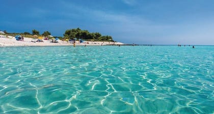 Relaxing Getaway - Spacious beachfront oasis with heavenly view :)
