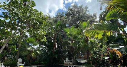 Beautiful luxury 2 bedroom private Cottage