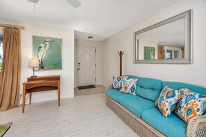 TV, DVD player - Pet Friendly home with private Pool! (Saint Simons Island)