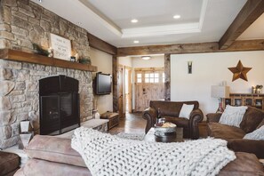 Smart TV, fireplace, DVD player, books