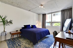 2 bedrooms, in-room safe, desk, soundproofing - Miami Midtown Luxury Apartment with Parking (Miami)