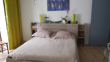 1 camera, ferro/asse da stiro, Wi-Fi, lenzuola